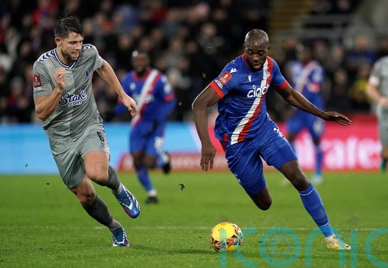 Ten-man Everton hold Crystal Palace to force FA Cup third-round replay