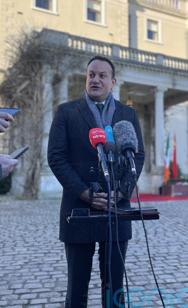 Councils cannot have &lsquo;a la carte&rsquo; relationship with government &ndash; Varadkar