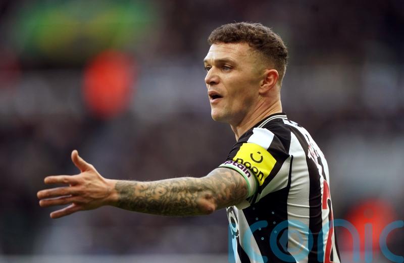 Kieran Trippier &lsquo;committed&rsquo; to Newcastle after Bayern Munich bids &ndash; Eddie Howe
