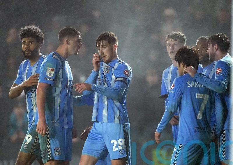Last-gasp Liam Kitching free-kick snatches point for Coventry at Plymouth