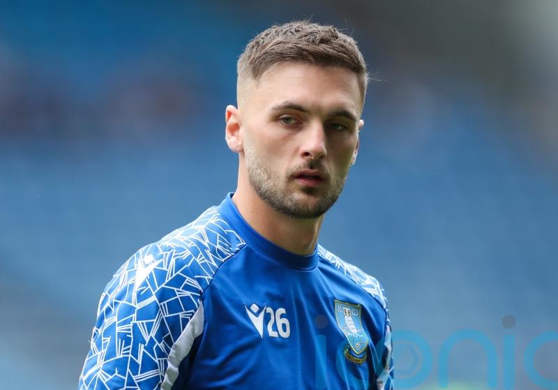 Reading earn vital win as Darren Moore suffers second straight loss