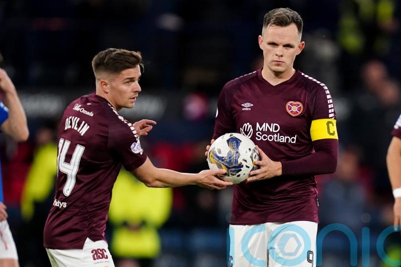 Steven Naismith hits out at &lsquo;idiots&rsquo; who struck Lawrence Shankland with objects