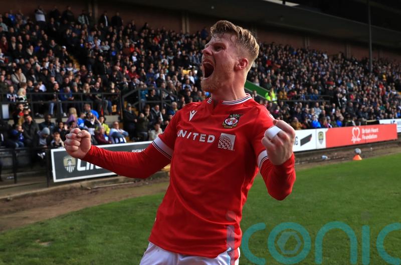 Wrexham move to within three points of leaders with win at Grimsby