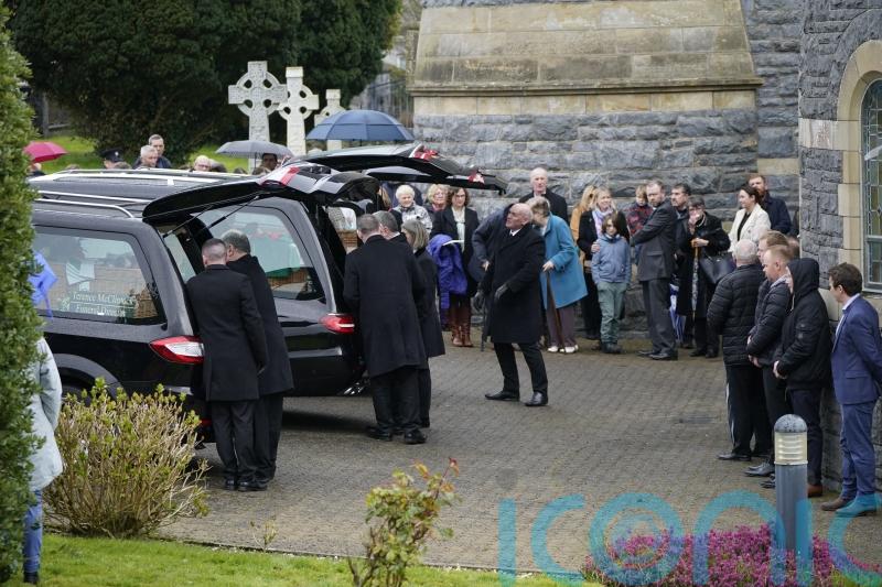 Man says &lsquo;my world is so empty&rsquo; after wife and daughters killed in crash