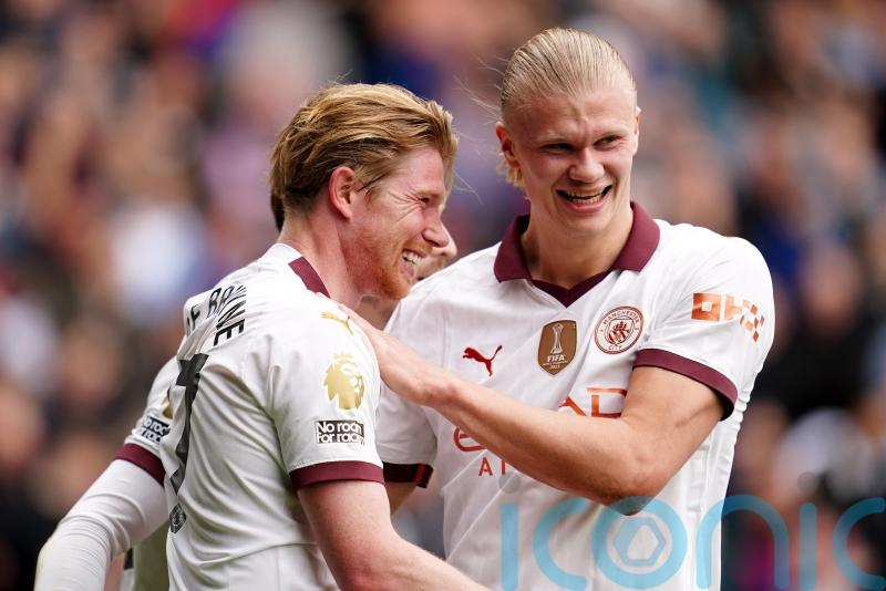 Manchester City keep up pressure on title rivals with win at Crystal Palace