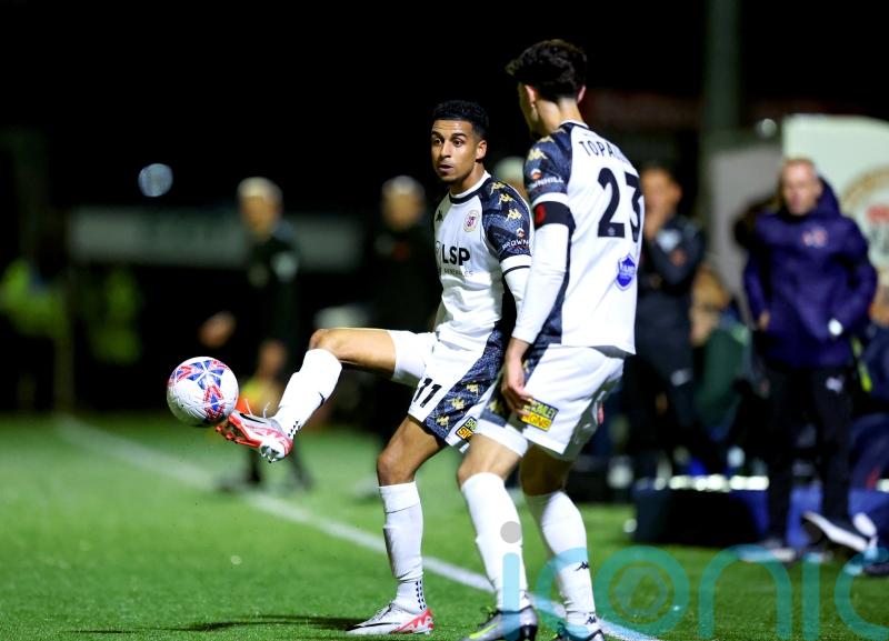 Bromley book play-off place with draw at Barnet
