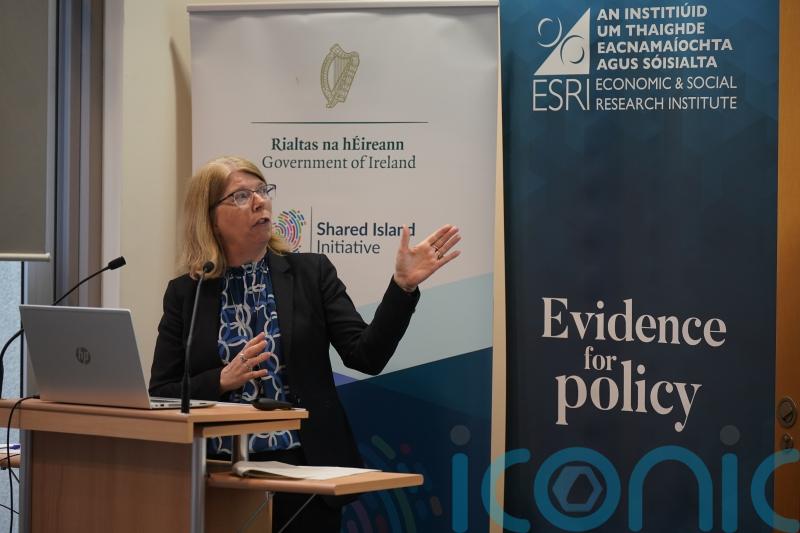 Women in Ireland more likely to be low paid than in Northern Ireland &ndash; report