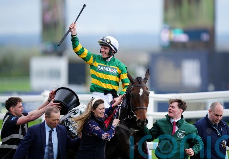 Maximus returns for happy Grand National punters
