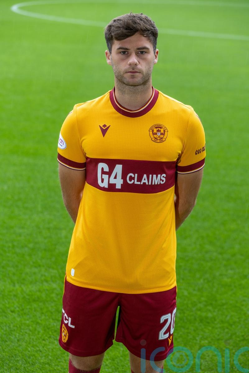 Motherwell snatch late point against Hibs as both clubs see top-six hopes end