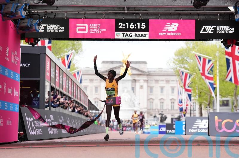 Peres Jepchirchir smashes women&rsquo;s-only world record to win London Marathon