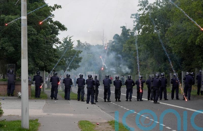 Attacks on garda at site earmarked for asylum seekers reprehensible &ndash; Harris