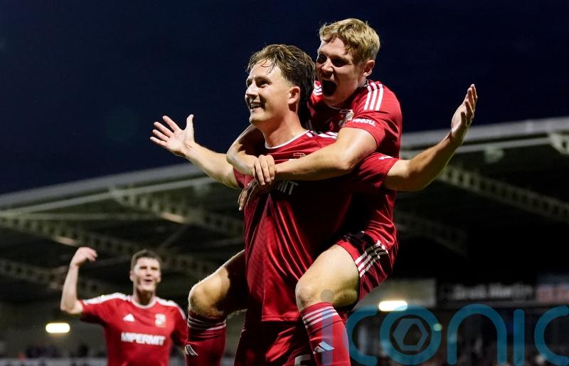 Will Wright&rsquo;s equaliser sees Swindon spoil Chesterfield&rsquo;s EFL return