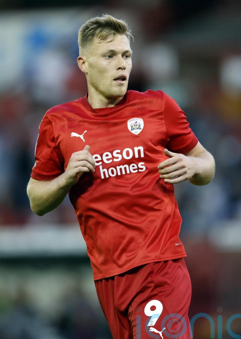 Barnsley bounce back from opening defeat with win at Lincoln