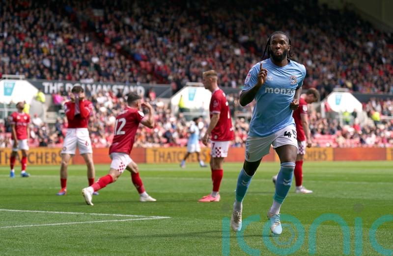 Coventry boss Mark Robins heaps praise on &lsquo;top player&rsquo; Kasey Palmer