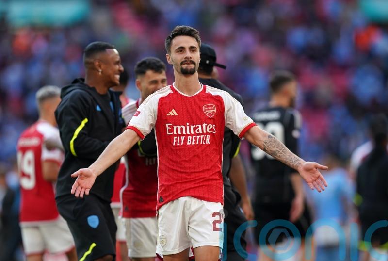 Fabio Vieira departs Arsenal on loan