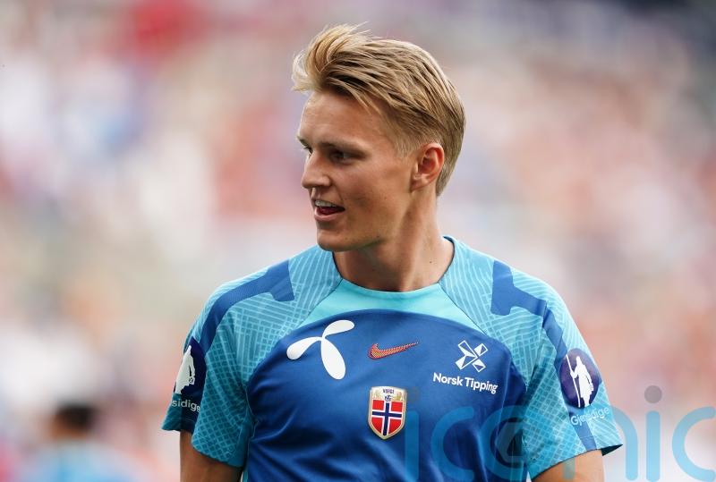 Arsenal&rsquo;s Martin Odegaard limps out of Norway win with apparent ankle injury