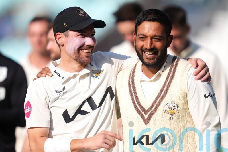 Surrey close in on third successive County Championship title
