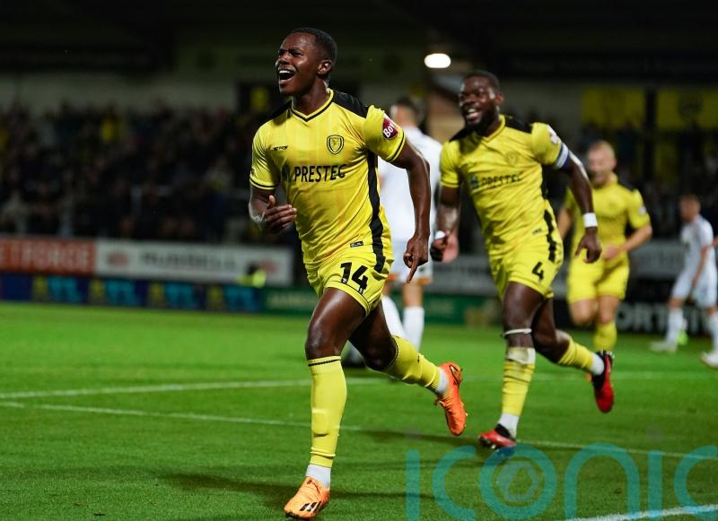 Southend snatch point in dramatic finish at Wealdstone