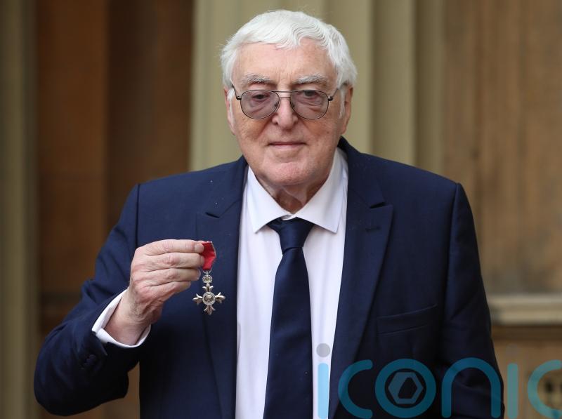 Snooker mourns &lsquo;voice of the sport&rsquo; Clive Everton