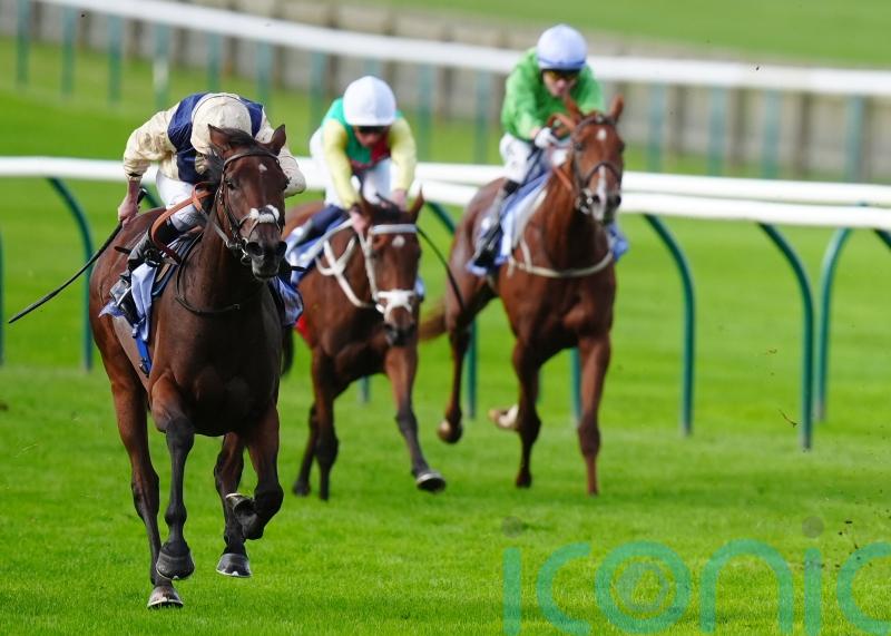 Sirona eases through to secure smooth success