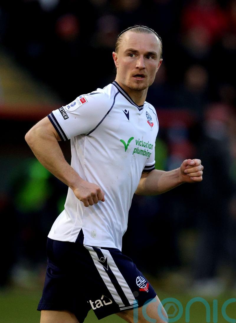 Bolton earn win over managerless Crawley