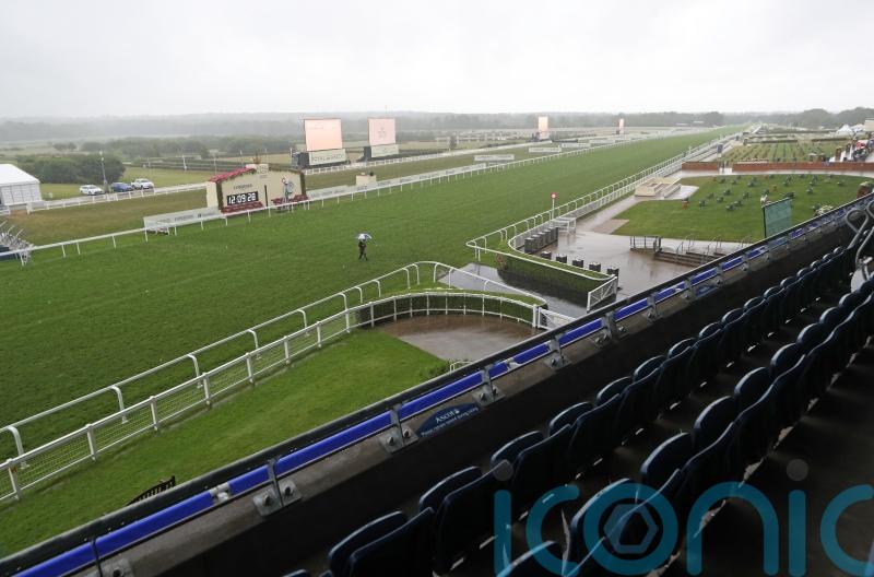 Rain seems set to lead Ascot to switch to inner track