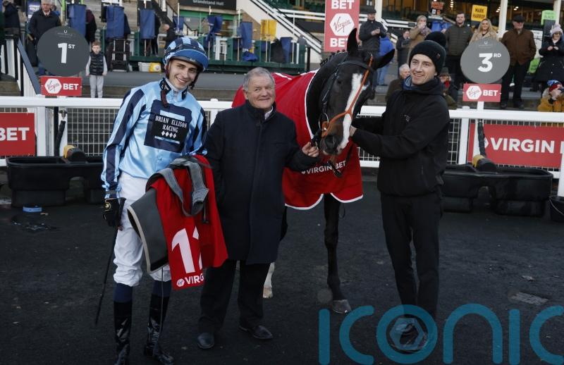 Onesmoothoperator cruises to Geelong Cup glory to set up Melbourne tilt