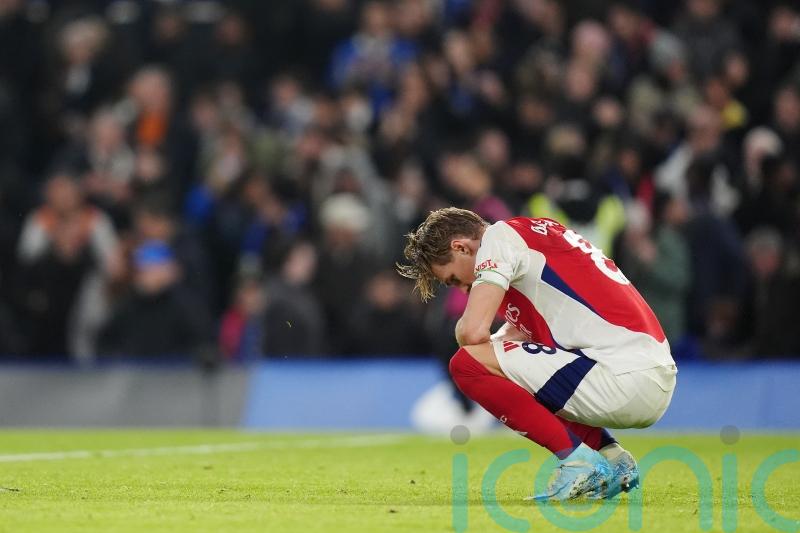 Arsenal lose further ground in Premier League title race after draw at Chelsea