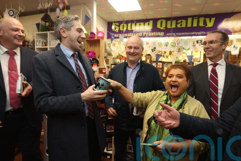 Simon Harris and Mary Lou McDonald sent in a spin by jiving shopkeeper