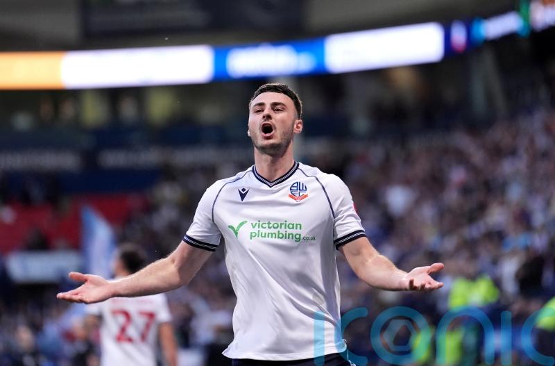 Aaron Collins scores last-gasp winner as Bolton edge out Blackpool