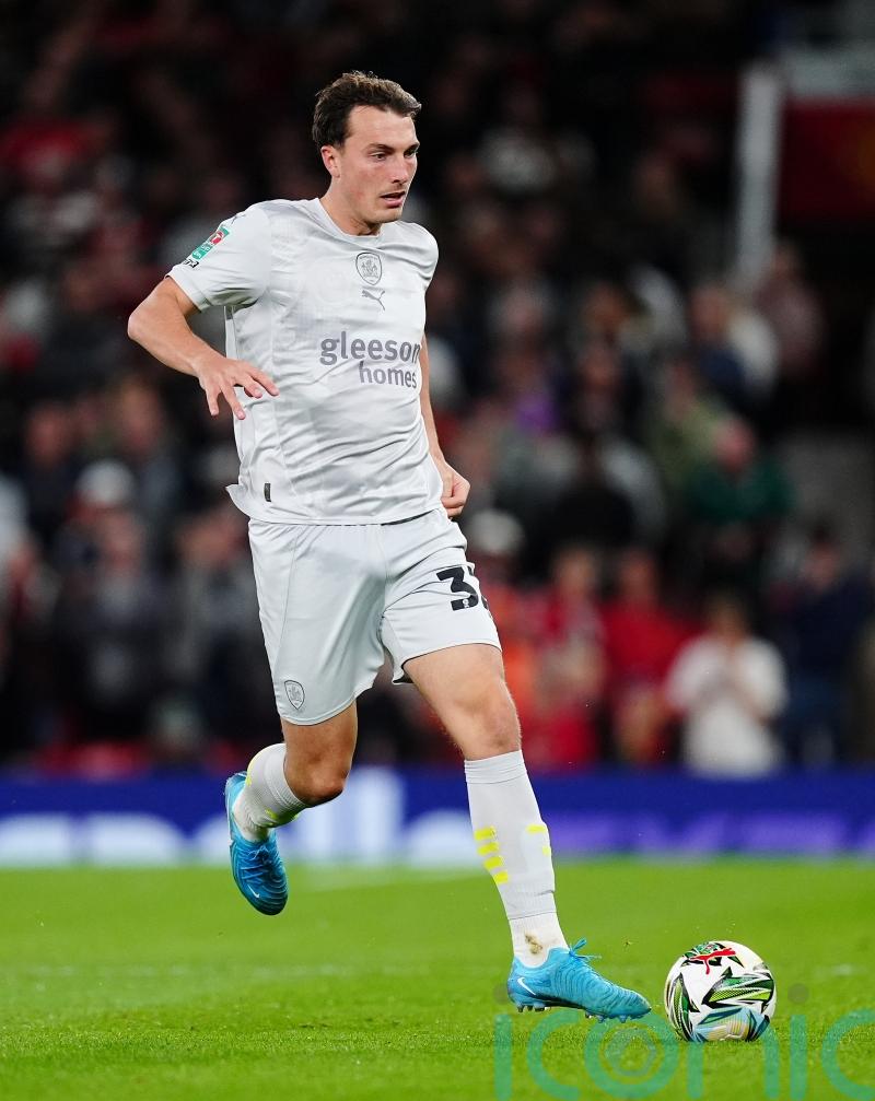 Josh Earl equaliser earns Barnsley point against Reading