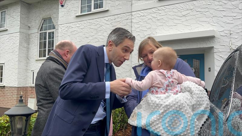 Top party leaders make final push for votes in Irish election