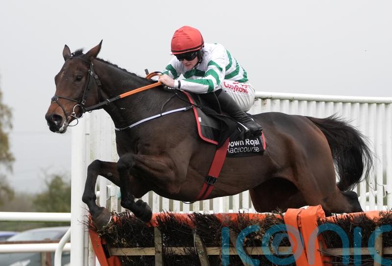 The Yellow Clay leaves it late in Navan feature