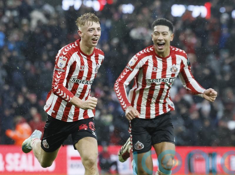 Tom Watson scores late winner as Sunderland come from behind to beat Stoke