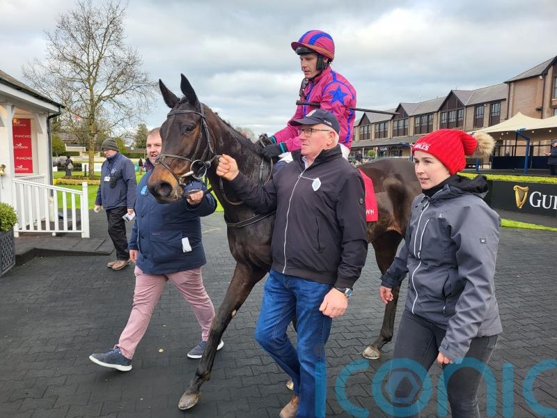 Sunshine lights up Punchestown Listed heat