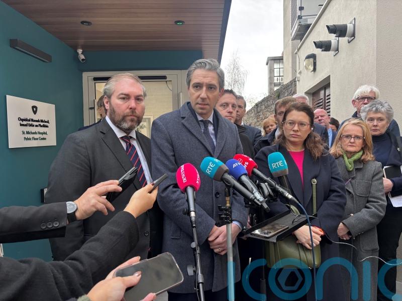 Taoiseach defends his party&rsquo;s engagement with Michael Lowry on government talks