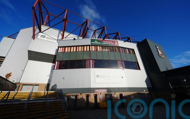 Bradford ease to win over fellow play-off chasers Grimsby