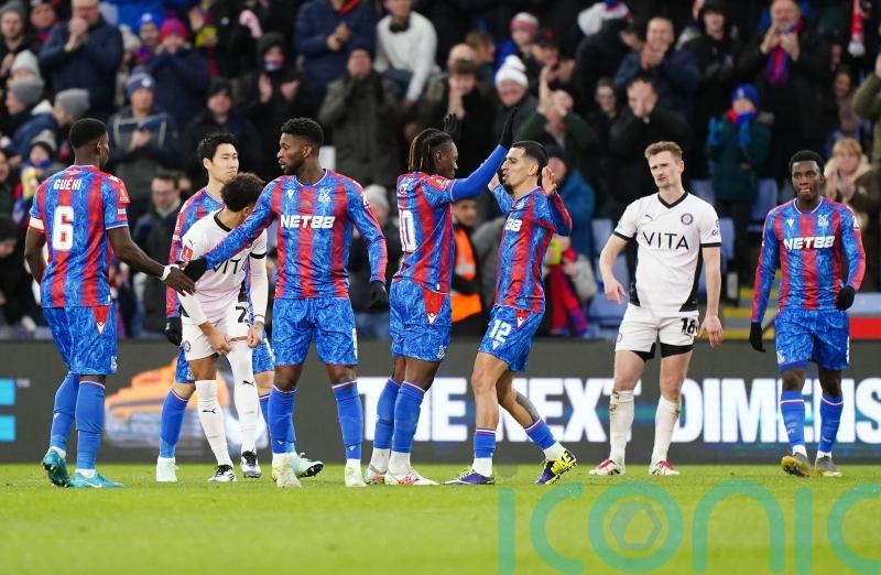Early Eberechi Eze strike sends Crystal Palace through to round four