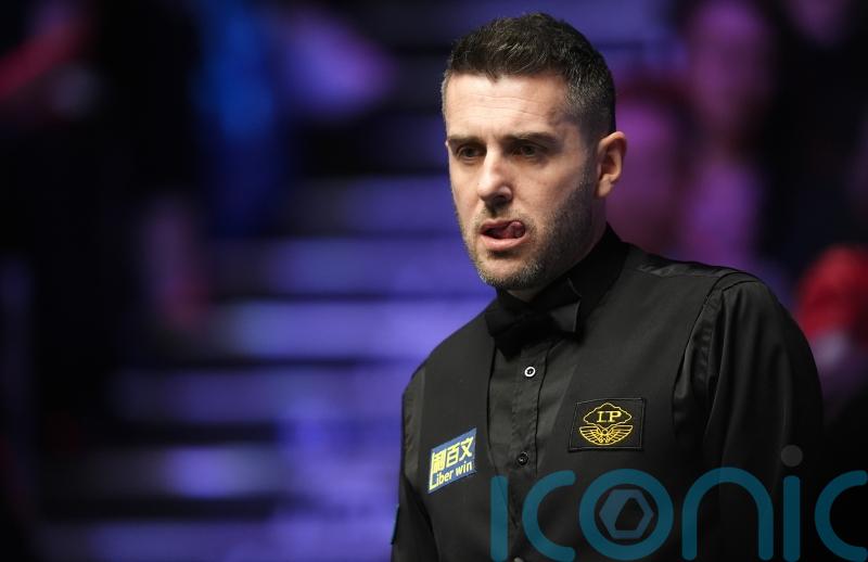 Mark Selby eases into last eight of Masters with victory over Ali Carter