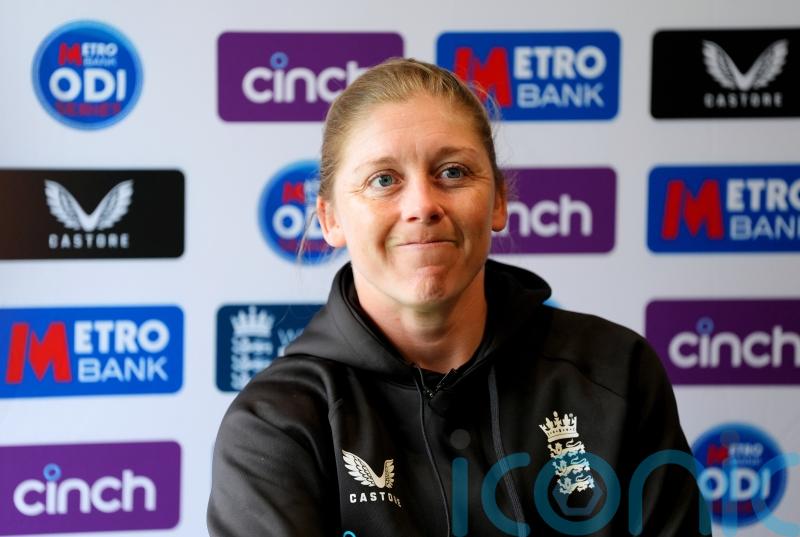 Heather Knight urges England to be &lsquo;braver with the bat&rsquo; after second ODI loss
