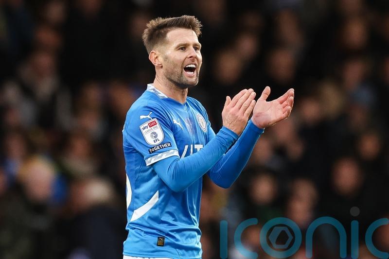 Oliver Norwood seals Stockport win with stunning free-kick