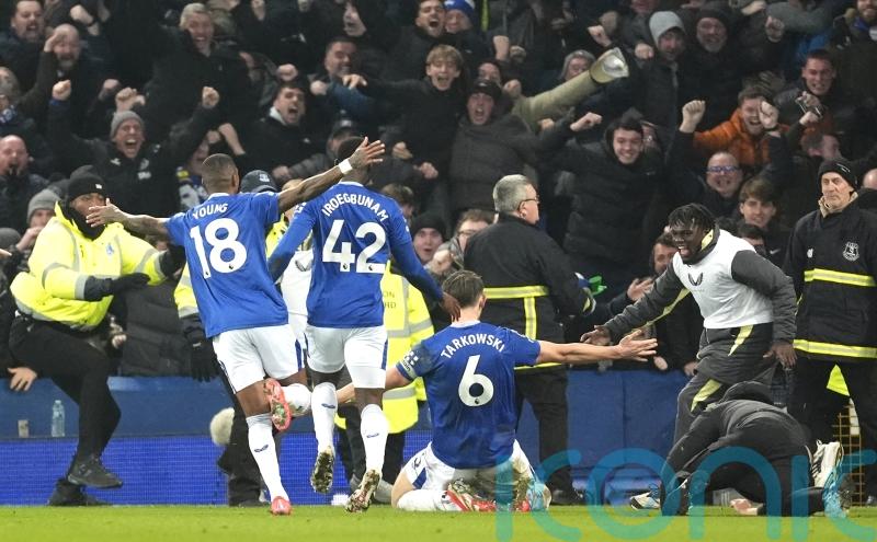James Tarkowski&rsquo;s last-gasp equaliser sparks wild scenes at Goodison Park