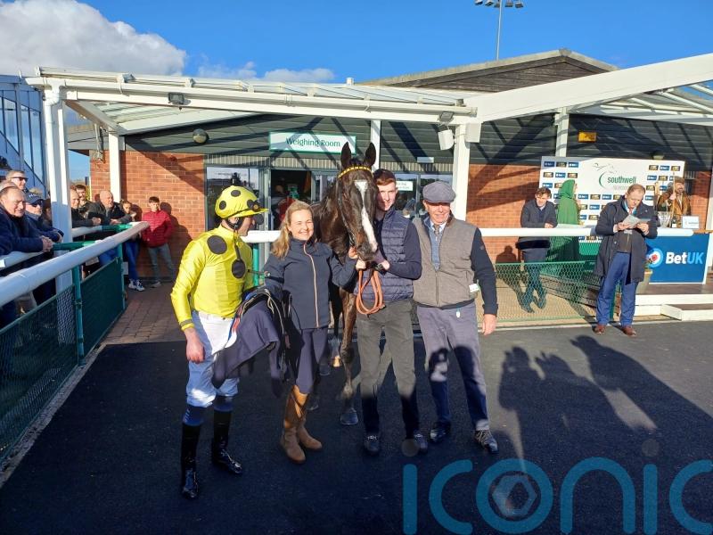 Royal Champion runs out a classy Winter Derby winner