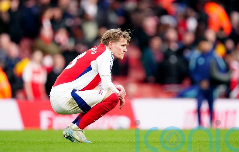 Sunday briefing: Liverpool hope to take advantage of Arsenal&rsquo;s costly slip