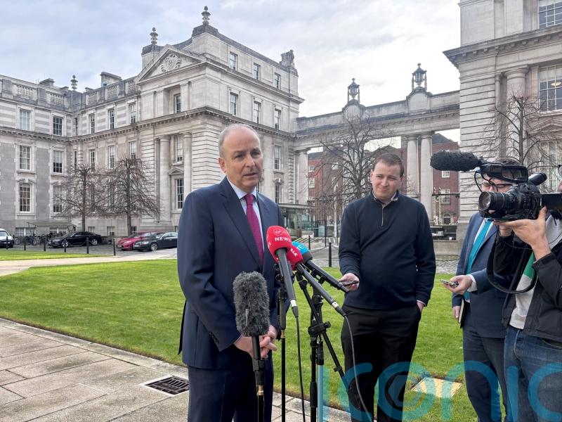 Taoiseach defends Government response to tackling emissions