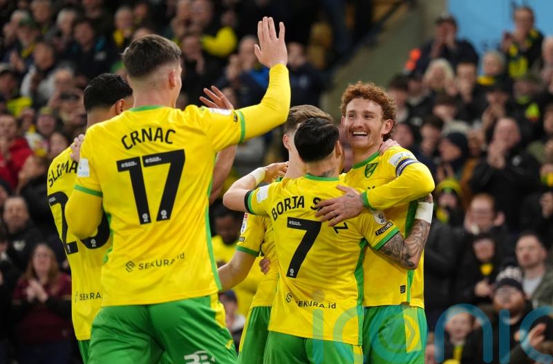 Norwich&rsquo;s play-off hopes take a knock as Oxford hit back to draw