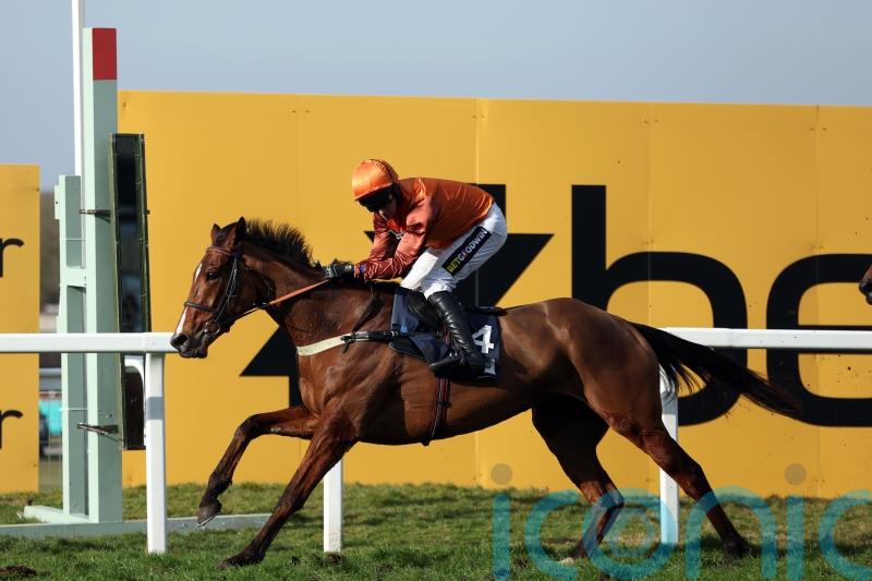 Charisma Cat pounces for Listed honours