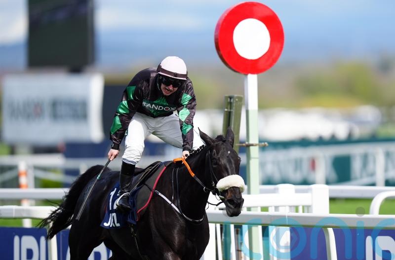 Strong Leader captaining Olly Murphy squad for Aintree