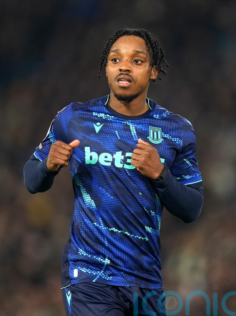 Blackpool close on play-off places after win over Bolton