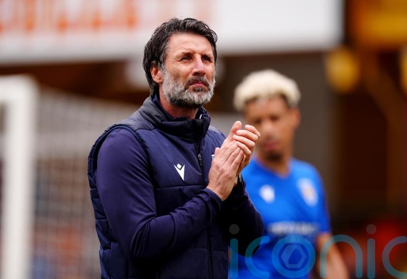 Danny Cowley praises &lsquo;relentless&rsquo; Colchester after draw with 10-man Crewe